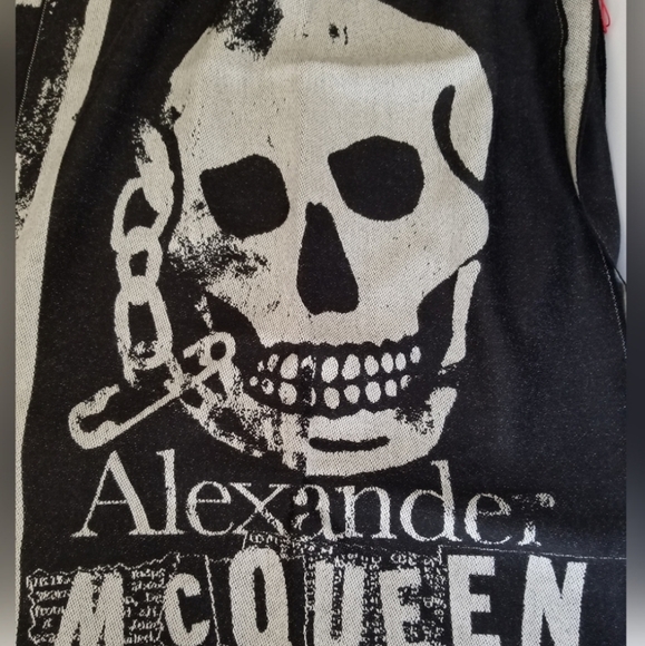 Alexander McQueen Accessories - Alexander McQueen Wool Skull Scarf Black White Grey